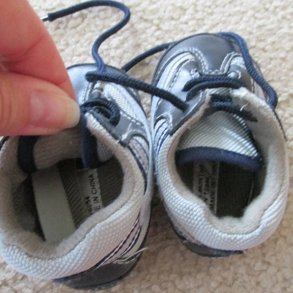 Sneaker Tennis Shoes Infant Baby Boys Size 3-9M Navy Blue Laces Ties‎